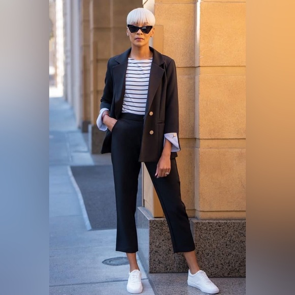 Double Breasted Set with Sleeve Details - Picture 3 of 4